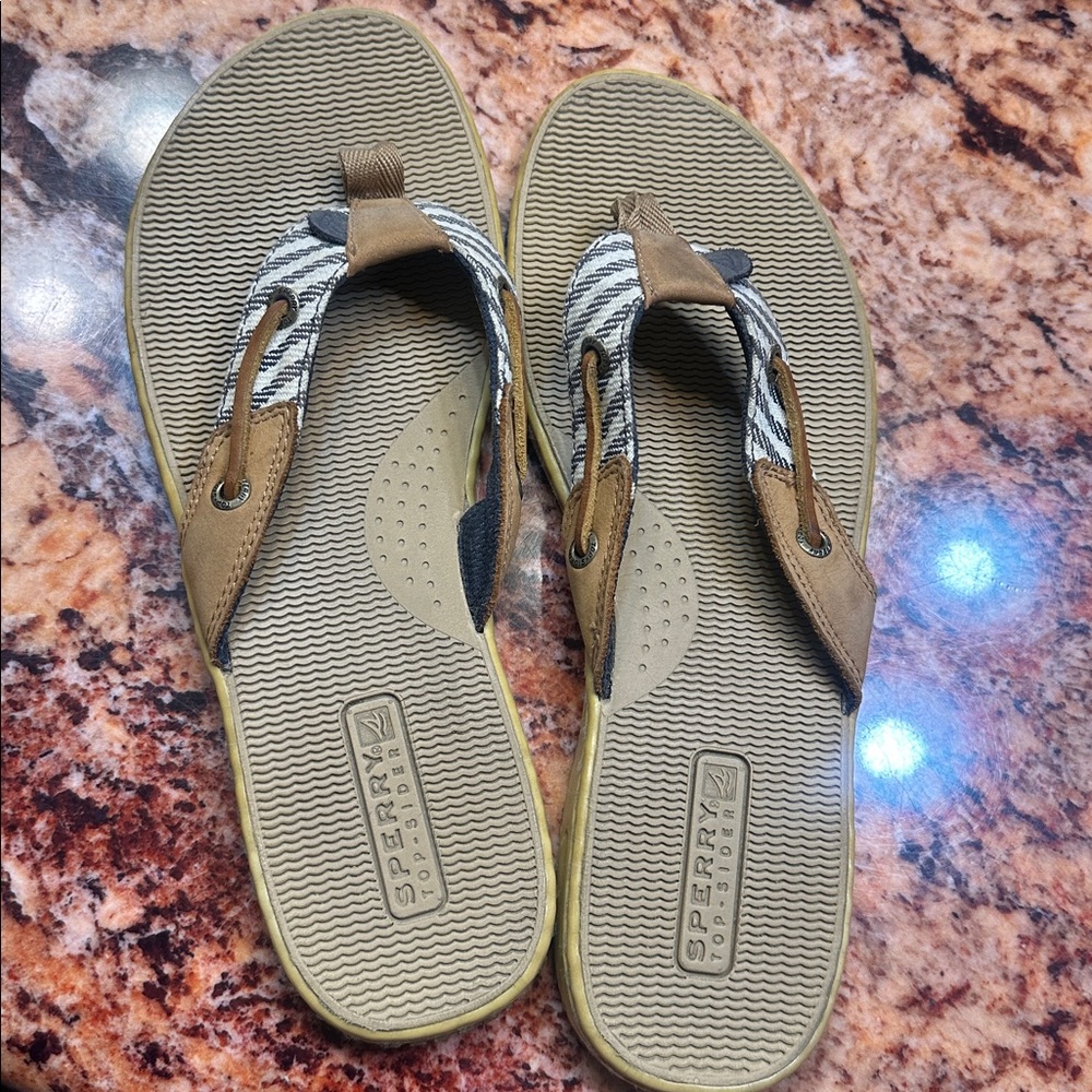 Sperry Tan and Black Patterned Sandals